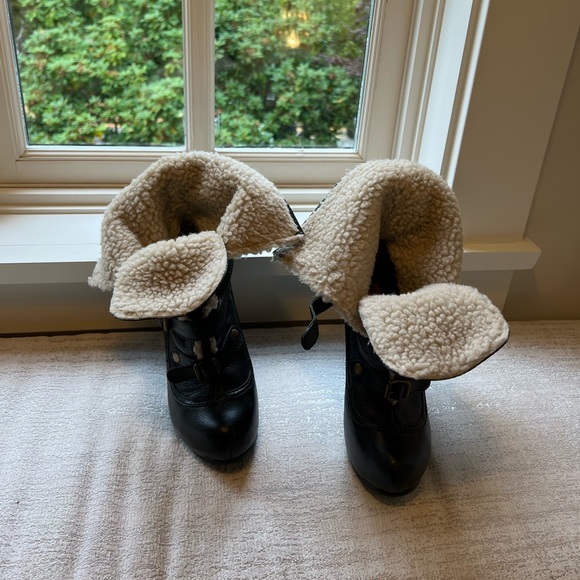 Betsey Johnson Black Leather Ryderrr Ankle Boot - Picture 2 of 6